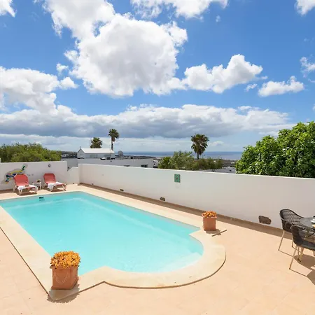 ゲストハウス Elvira 3*