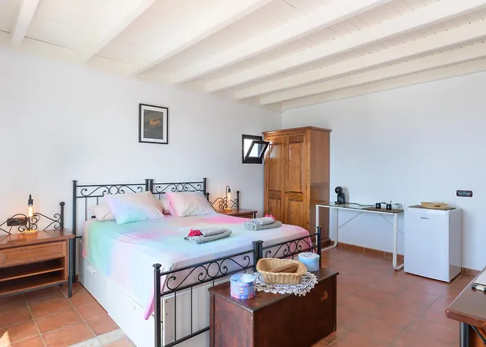 Elvira Gæstehus Tías